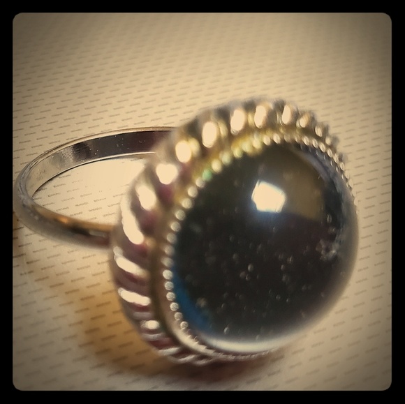 antic ring